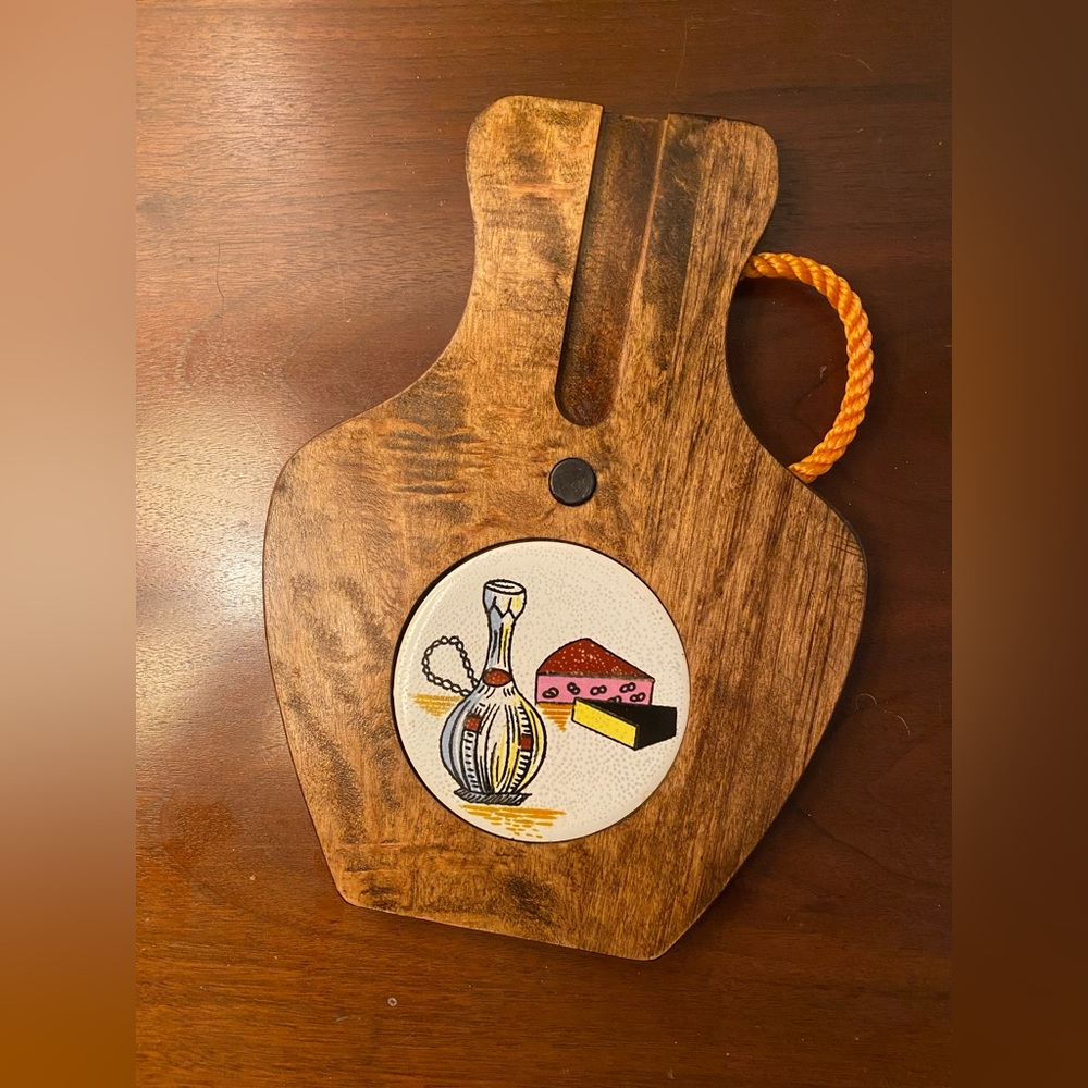 1960s Chianti Bottle Shaped Cheeseboard with Decorative Tile